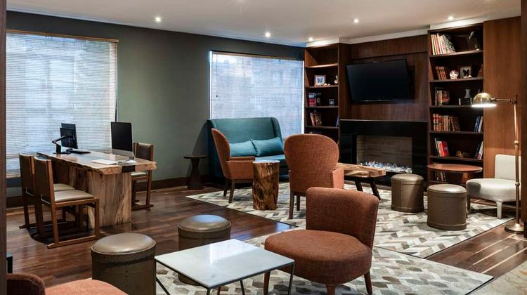 DoubleTree By Hilton Bogota Calle 100 Lobby