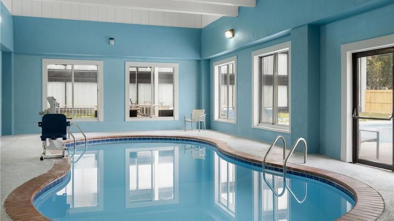<b>Days Hotel by Wyndham Williamsburg I-64 Pool</b>. Images powered by <a href="https://iceportal.shijigroup.com/" title="IcePortal" target="_blank">IcePortal</a>.