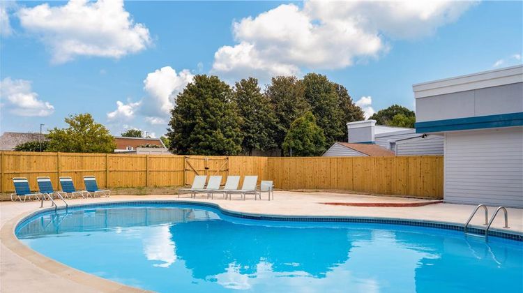 Days Hotel by Wyndham Williamsburg I-64 Pool
