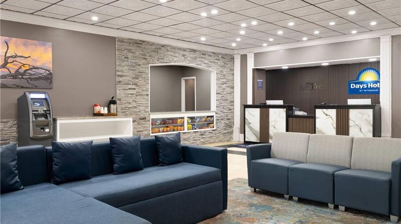 <b>Days Hotel by Wyndham Williamsburg I-64 Lobby</b>. Images powered by <a href="https://iceportal.shijigroup.com/" title="IcePortal" target="_blank">IcePortal</a>.
