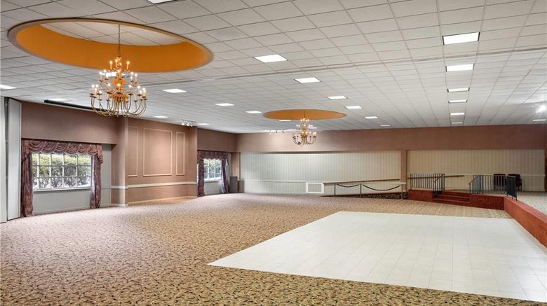 <b>Days Hotel by Wyndham Williamsburg I-64 Meeting</b>. Images powered by <a href="https://iceportal.shijigroup.com/" title="IcePortal" target="_blank">IcePortal</a>.