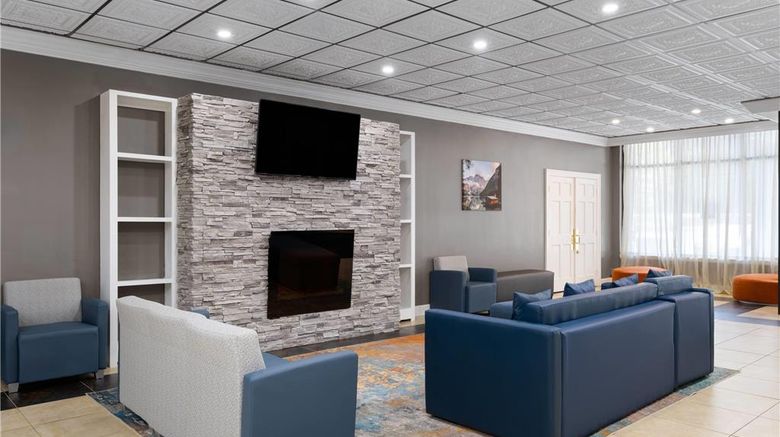 <b>Days Hotel by Wyndham Williamsburg I-64 Lobby</b>. Images powered by <a href="https://iceportal.shijigroup.com/" title="IcePortal" target="_blank">IcePortal</a>.