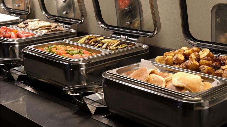 <b>Novotel Istanbul Bomonti Restaurant</b>. Images powered by <a href="https://iceportal.shijigroup.com/" title="IcePortal" target="_blank">IcePortal</a>.