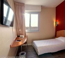 Hotel de la Vendee Room