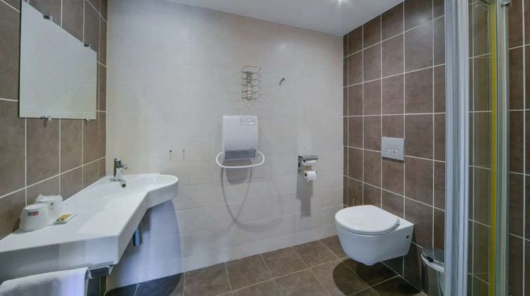 B Hotel Olympia Room