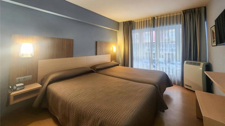 <b>Hotel Faranda Alisas Santander Suite</b>. Images powered by <a href="https://iceportal.shijigroup.com/" title="IcePortal" target="_blank">IcePortal</a>.