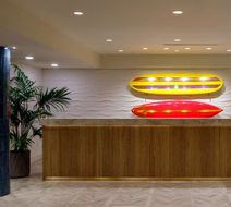 Hilton Garden Inn Doheny Beach Lobby