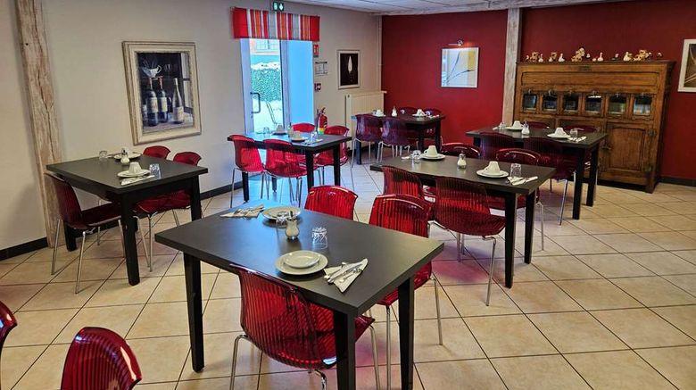 <b>Auberge du Lac, Sure Hotel Collection by Restaurant</b>. Images powered by <a href="https://iceportal.shijigroup.com/" title="IcePortal" target="_blank">IcePortal</a>.