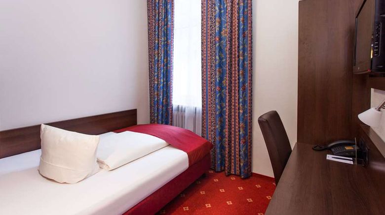 <b>Centro Hotel National Room</b>. Images powered by <a href="https://iceportal.shijigroup.com/" title="IcePortal" target="_blank">IcePortal</a>.