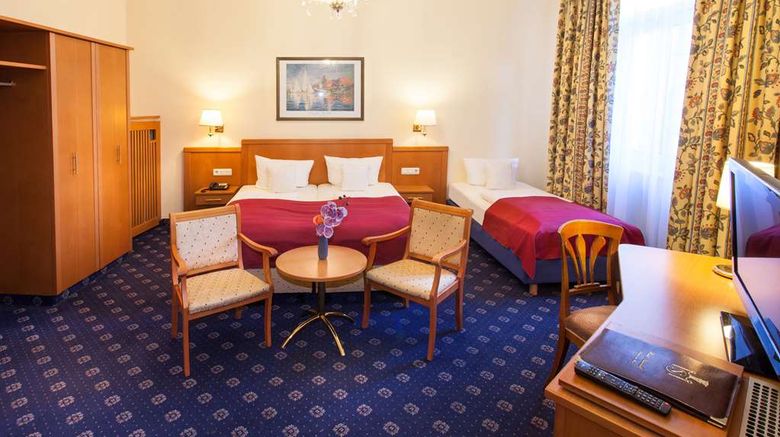 <b>Centro Hotel National Room</b>. Images powered by <a href="https://iceportal.shijigroup.com/" title="IcePortal" target="_blank">IcePortal</a>.
