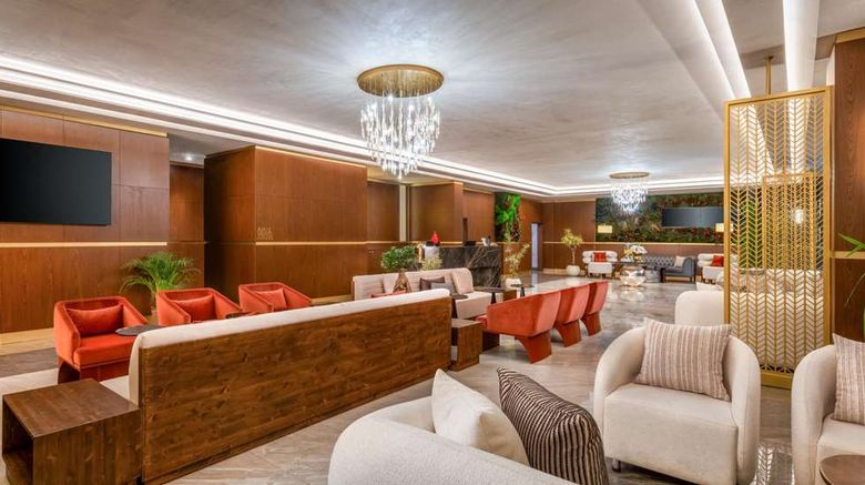 <b>Best Western Premier Hidden Hills Hotel Lobby</b>. Images powered by <a href="https://iceportal.shijigroup.com/" title="IcePortal" target="_blank">IcePortal</a>.
