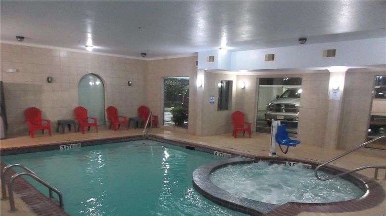 <b>Best Western Decatur Inn Pool</b>. Images powered by <a href="https://iceportal.shijigroup.com/" title="IcePortal" target="_blank">IcePortal</a>.