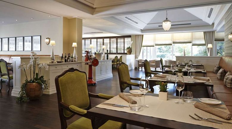 <b>Hilton Frankfurt Gravenbruch Restaurant</b>. Images powered by <a href="https://iceportal.shijigroup.com/" title="IcePortal" target="_blank">IcePortal</a>.