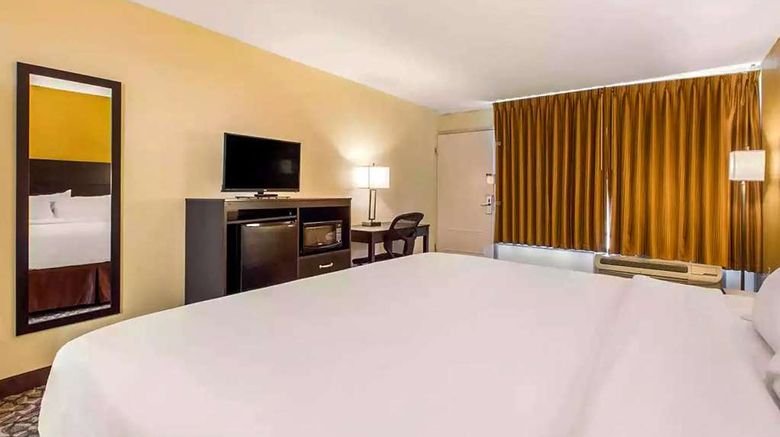 <b>Ramada by Wyndham Santee I-95 Room</b>. Images powered by <a href="https://iceportal.shijigroup.com/" title="IcePortal" target="_blank">IcePortal</a>.