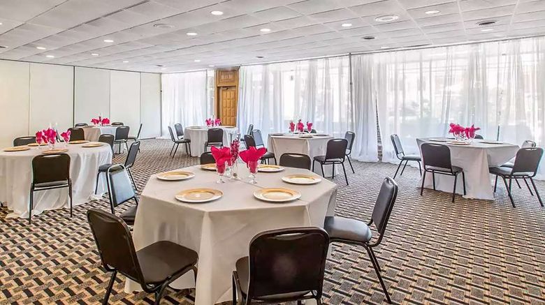 <b>Ramada by Wyndham Santee I-95 Meeting</b>. Images powered by <a href="https://iceportal.shijigroup.com/" title="IcePortal" target="_blank">IcePortal</a>.