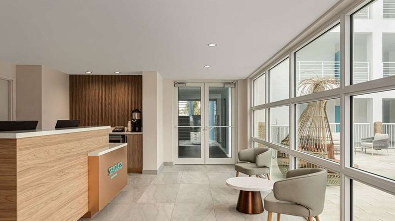 <b>Sea Glass Beach Place, Trademark Coll. Lobby</b>. Images powered by <a href="https://iceportal.shijigroup.com/" title="IcePortal" target="_blank">IcePortal</a>.