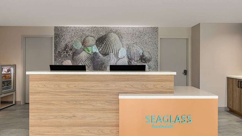 <b>Sea Glass Beach Place, Trademark Coll. Lobby</b>. Images powered by <a href="https://iceportal.shijigroup.com/" title="IcePortal" target="_blank">IcePortal</a>.