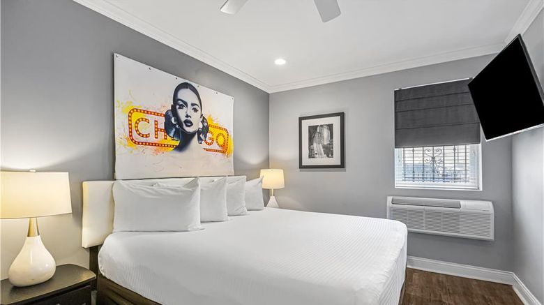 <b>Hotel Chicago West Loop Room</b>. Images powered by <a href="https://iceportal.shijigroup.com/" title="IcePortal" target="_blank">IcePortal</a>.