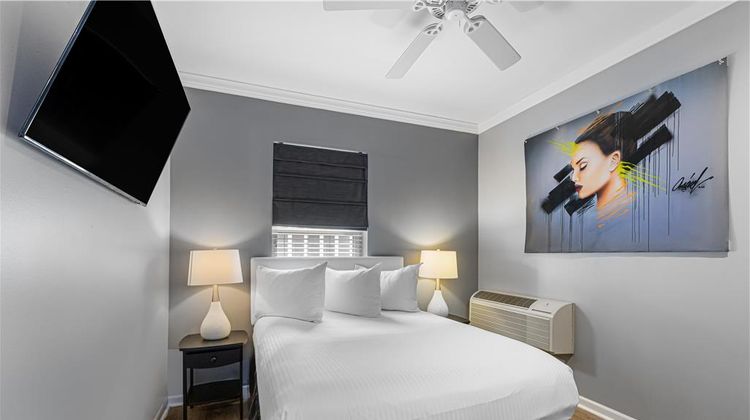 Hotel Chicago West Loop Room