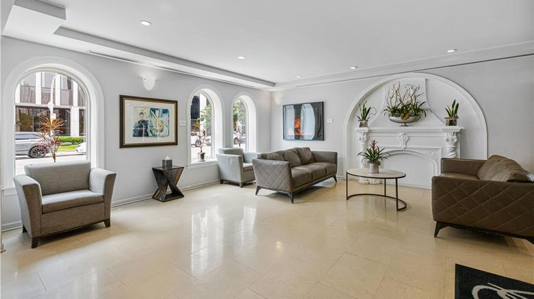 <b>Hotel Chicago West Loop Lobby</b>. Images powered by <a href="https://iceportal.shijigroup.com/" title="IcePortal" target="_blank">IcePortal</a>.