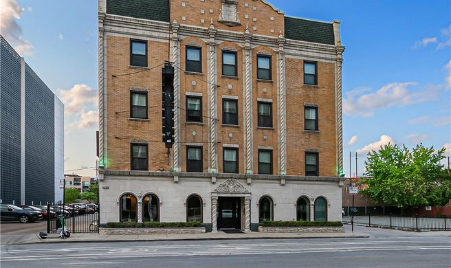 Hotel Chicago West Loop Exterior