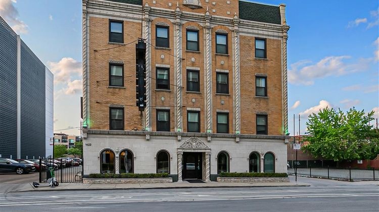Hotel Chicago West Loop Exterior