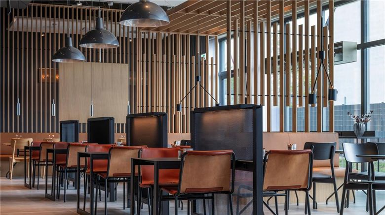 <b>Zleep Hotel Frankfurt Airport Lobby</b>. Images powered by <a href="https://iceportal.shijigroup.com/" title="IcePortal" target="_blank">IcePortal</a>.