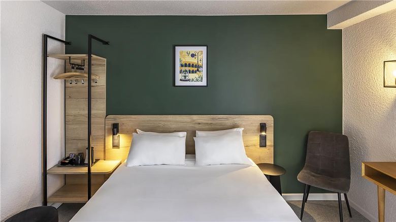 <b>Sure Hotel by Best Western Nimes Est Room</b>. Images powered by <a href="https://iceportal.shijigroup.com/" title="IcePortal" target="_blank">IcePortal</a>.