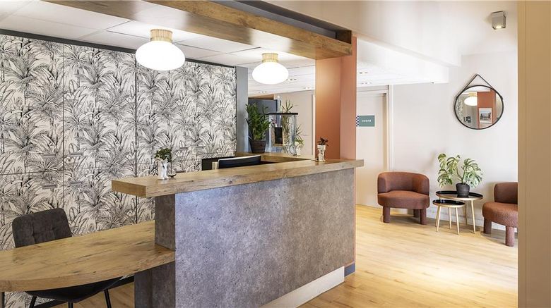 <b>Sure Hotel by Best Western Nimes Est Lobby</b>. Images powered by <a href="https://iceportal.shijigroup.com/" title="IcePortal" target="_blank">IcePortal</a>.