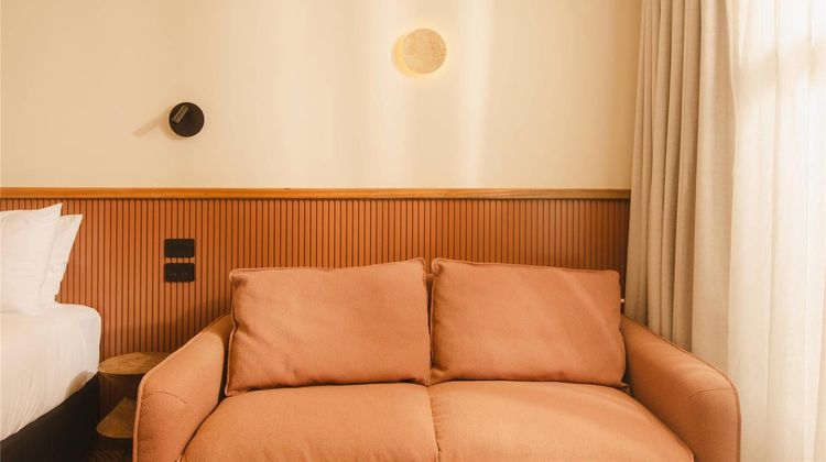 Alluna Motel Room