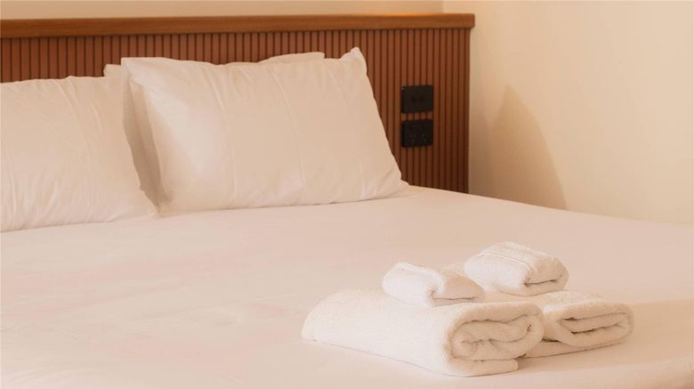 <b>Alluna Motel Room</b>. Images powered by <a href="https://iceportal.shijigroup.com/" title="IcePortal" target="_blank">IcePortal</a>.