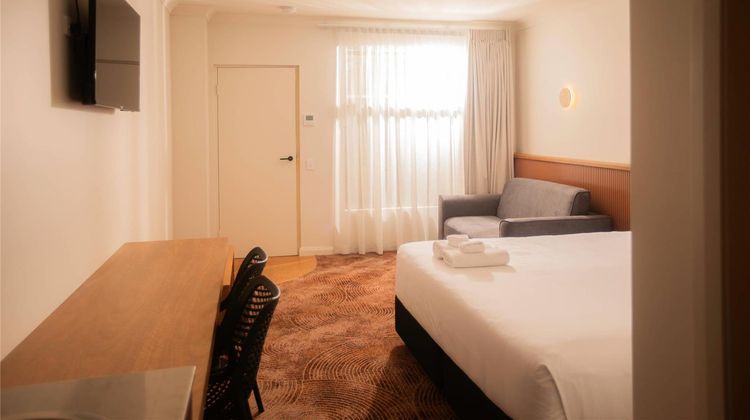 Alluna Motel Room