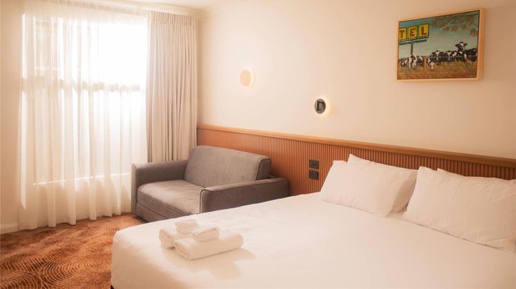 Alluna Motel Room