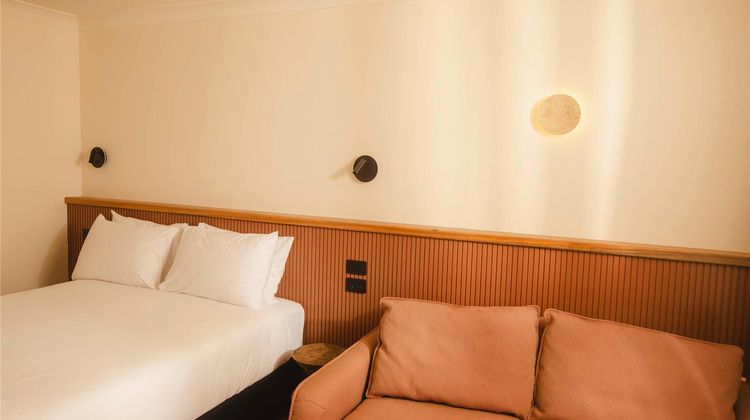 Alluna Motel Room