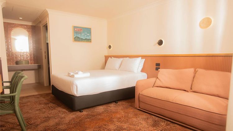 Alluna Motel Room