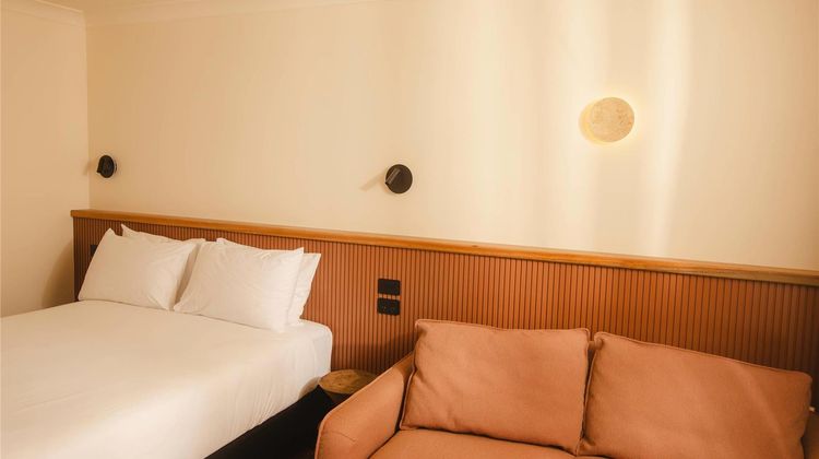 Alluna Motel Room