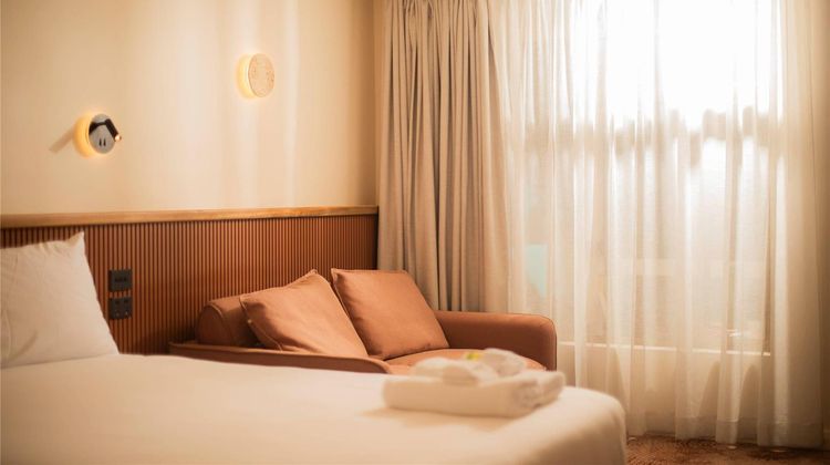 Alluna Motel Room