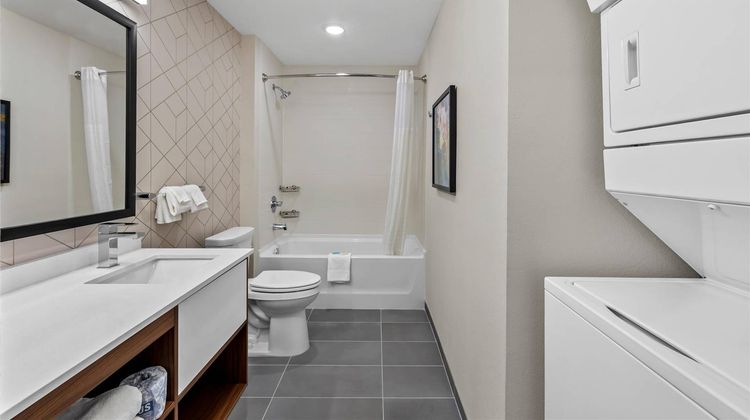 Everhome Suites Ocala I-75 North Room