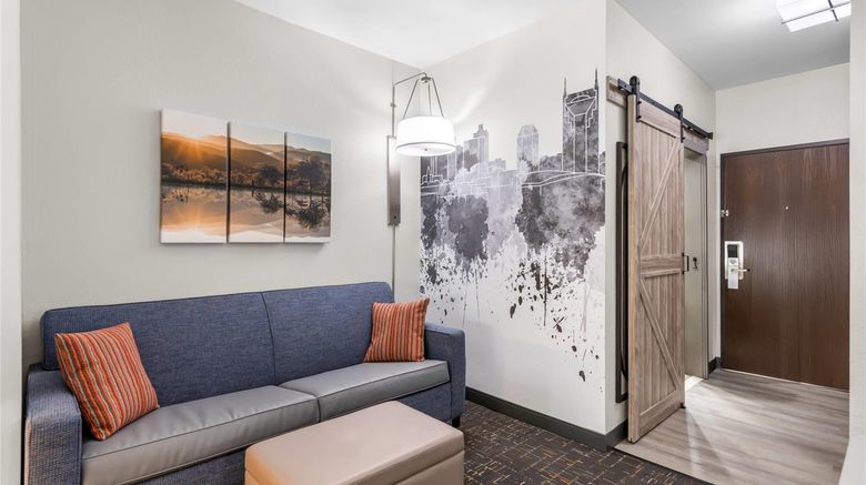 <b>Brentwood Suites Suite</b>. Images powered by <a href="https://iceportal.shijigroup.com/" title="IcePortal" target="_blank">IcePortal</a>.