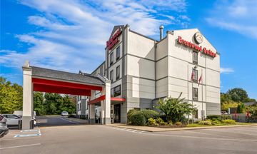 Brentwood Suites