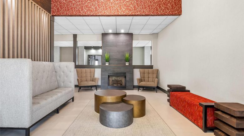 <b>Brentwood Suites Lobby</b>. Images powered by <a href="https://iceportal.shijigroup.com/" title="IcePortal" target="_blank">IcePortal</a>.