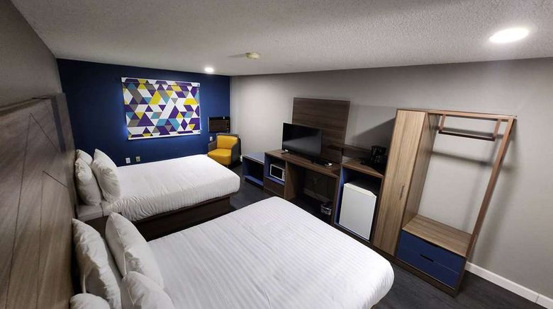 <b>AmeriVu Inn & Suites Hayward Room</b>. Images powered by <a href="https://iceportal.shijigroup.com/" title="IcePortal" target="_blank">IcePortal</a>.