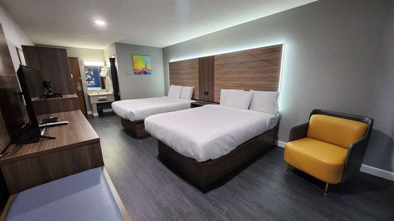 <b>AmeriVu Inn & Suites Hayward Room</b>. Images powered by <a href="https://iceportal.shijigroup.com/" title="IcePortal" target="_blank">IcePortal</a>.