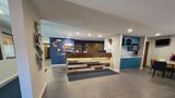 <b>AmeriVu Inn & Suites Hayward Lobby</b>. Images powered by <a href="https://iceportal.shijigroup.com/" title="IcePortal" target="_blank">IcePortal</a>.