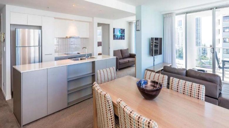 <b>Artique Resort - Surfers Paradise Room</b>. Images powered by <a href="https://iceportal.shijigroup.com/" title="IcePortal" target="_blank">IcePortal</a>.