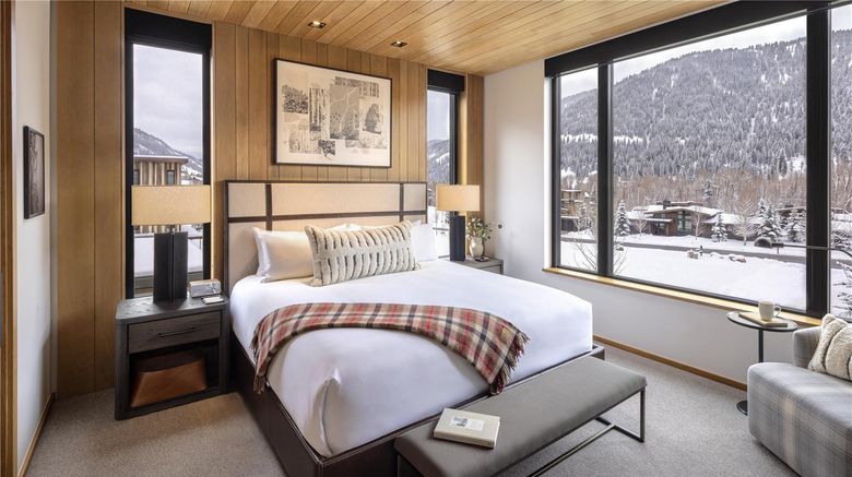 <b>Snake River Sporting Club Room</b>. Images powered by <a href="https://iceportal.shijigroup.com/" title="IcePortal" target="_blank">IcePortal</a>.