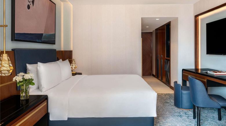 <b>Sofitel Cairo the Nile Room</b>. Images powered by <a href="https://iceportal.shijigroup.com/" title="IcePortal" target="_blank">IcePortal</a>.