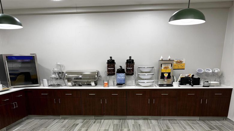 <b>Halsted Inn and Suites Harvey-Chicago SL Restaurant</b>. Images powered by <a href="https://iceportal.shijigroup.com/" title="IcePortal" target="_blank">IcePortal</a>.