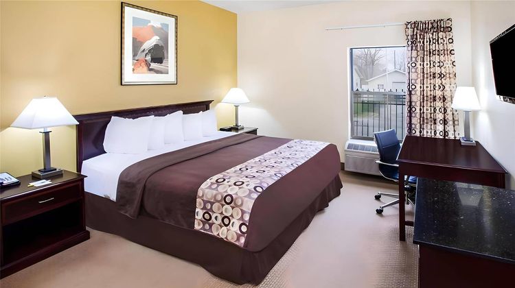 Halsted Inn and Suites Harvey-Chicago SL Room
