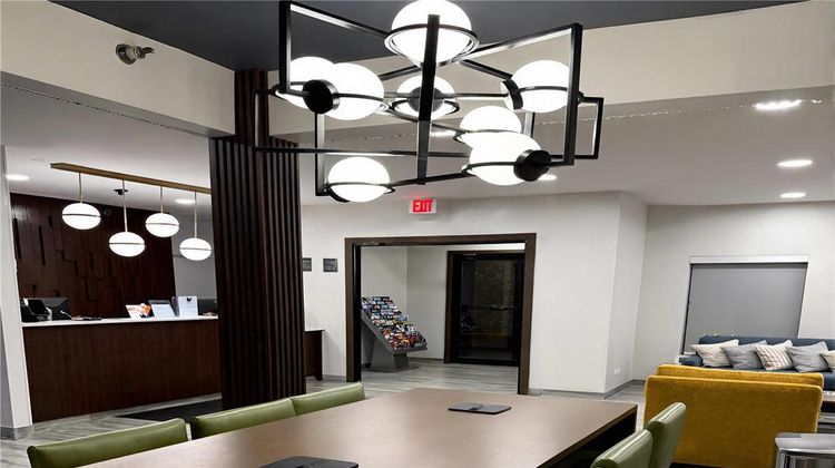 Halsted Inn and Suites Harvey-Chicago SL Lobby